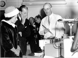 Prof Woolmer Visited By Queen And Prince Philip 7Th Nov 1962